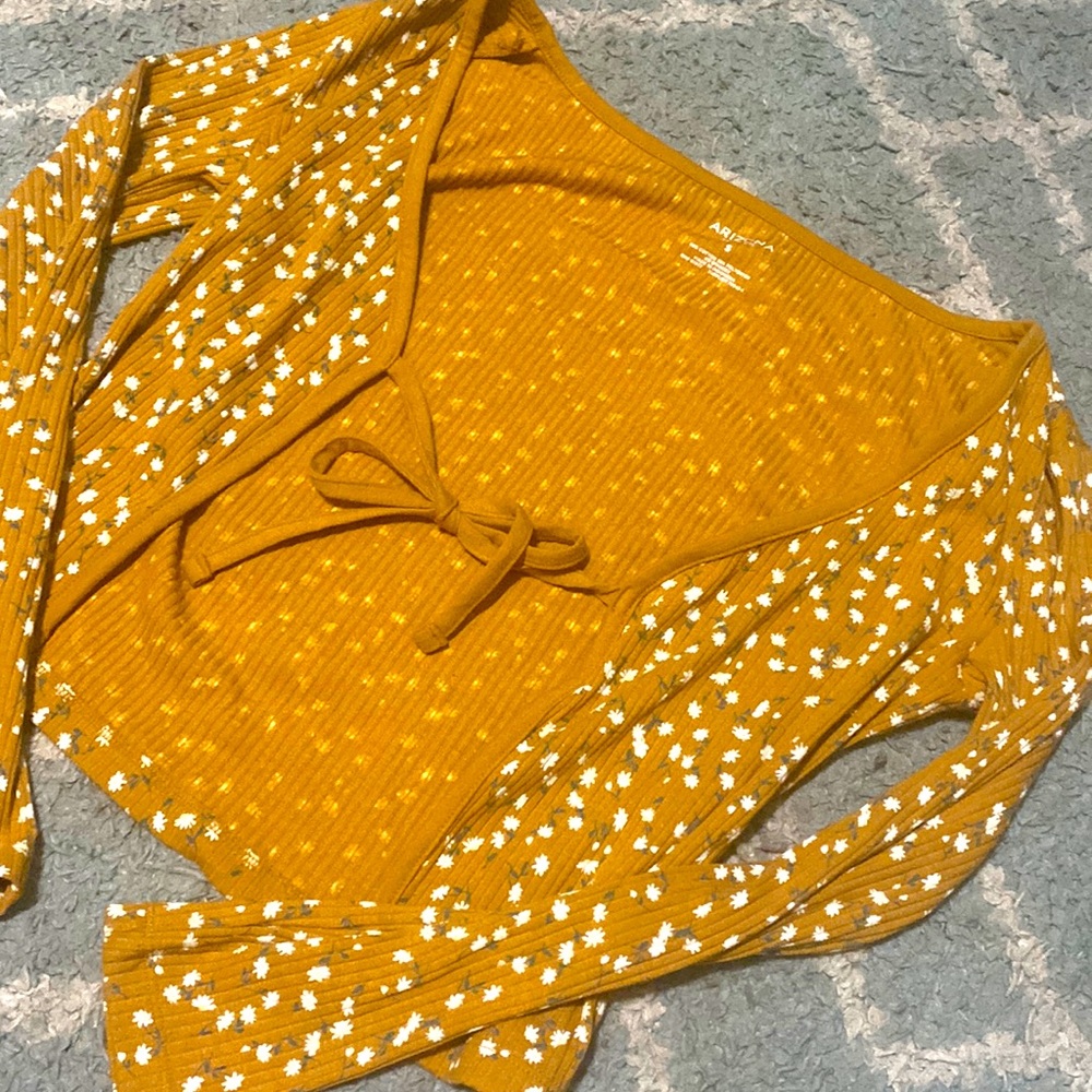 Very cute flowers blouse cover-up
